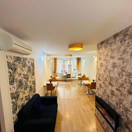 Guest House Barcelona Bruc Bagian luar foto