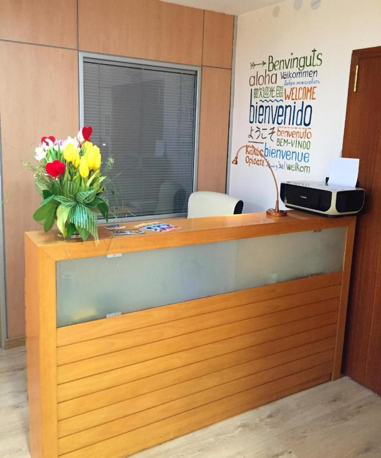 Guest House Barcelona Bruc Bagian luar foto