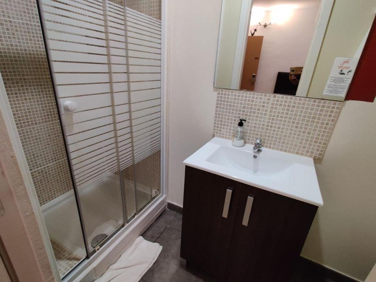 Guest House Barcelona Bruc Bagian luar foto