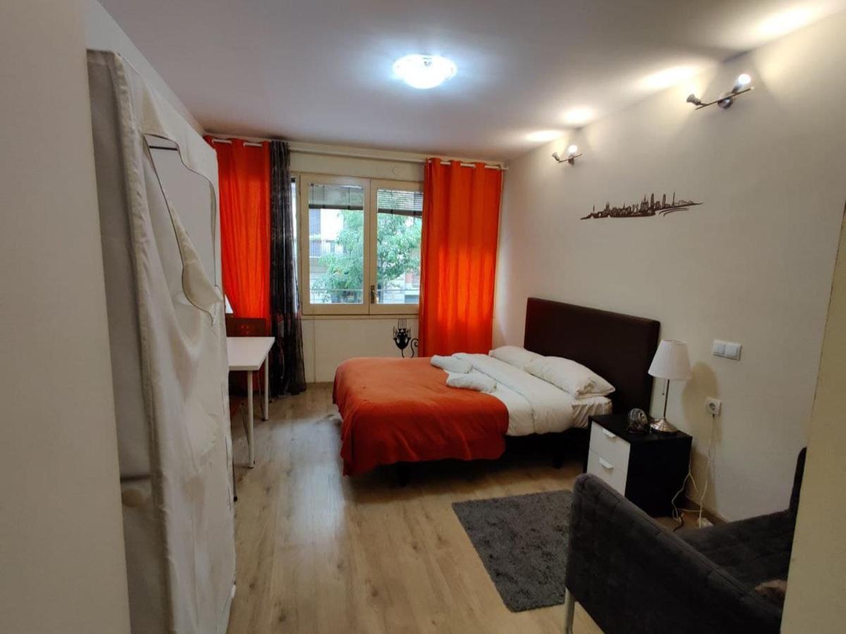 Guest House Barcelona Bruc Bagian luar foto