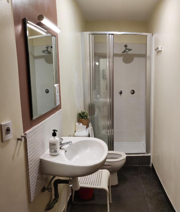Guest House Barcelona Bruc Bagian luar foto