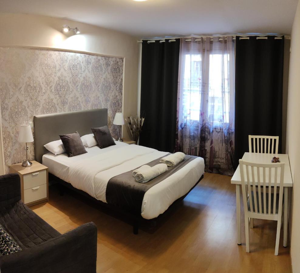 Guest House Barcelona Bruc Bagian luar foto