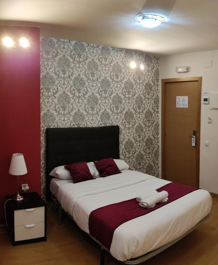 Guest House Barcelona Bruc Bagian luar foto