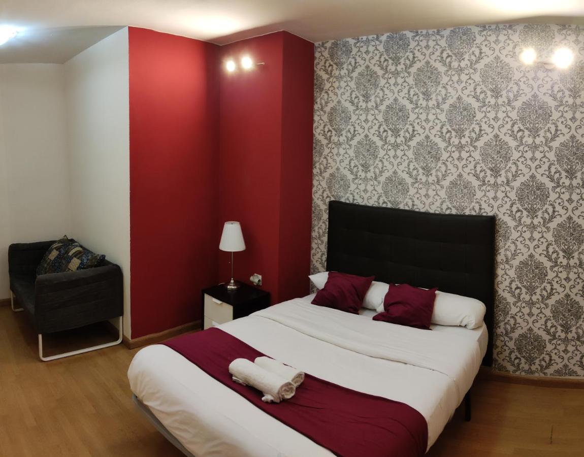 Guest House Barcelona Bruc Bagian luar foto