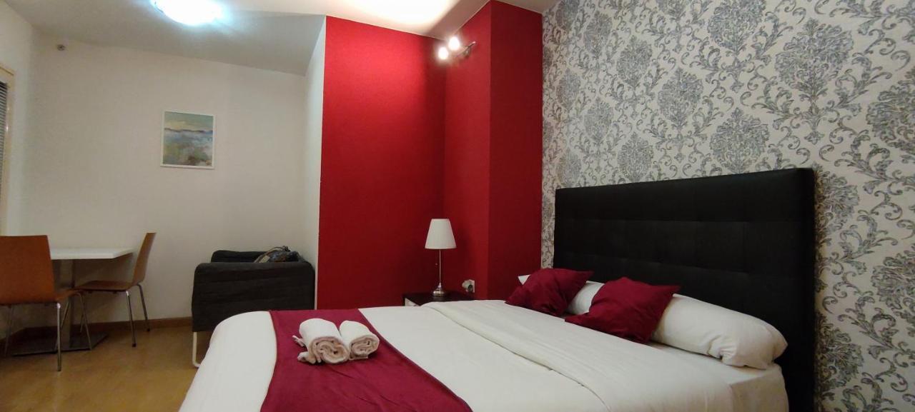 Guest House Barcelona Bruc Bagian luar foto