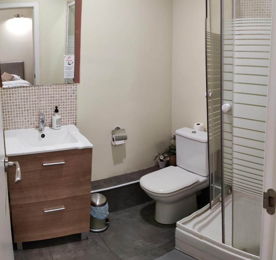Guest House Barcelona Bruc Bagian luar foto