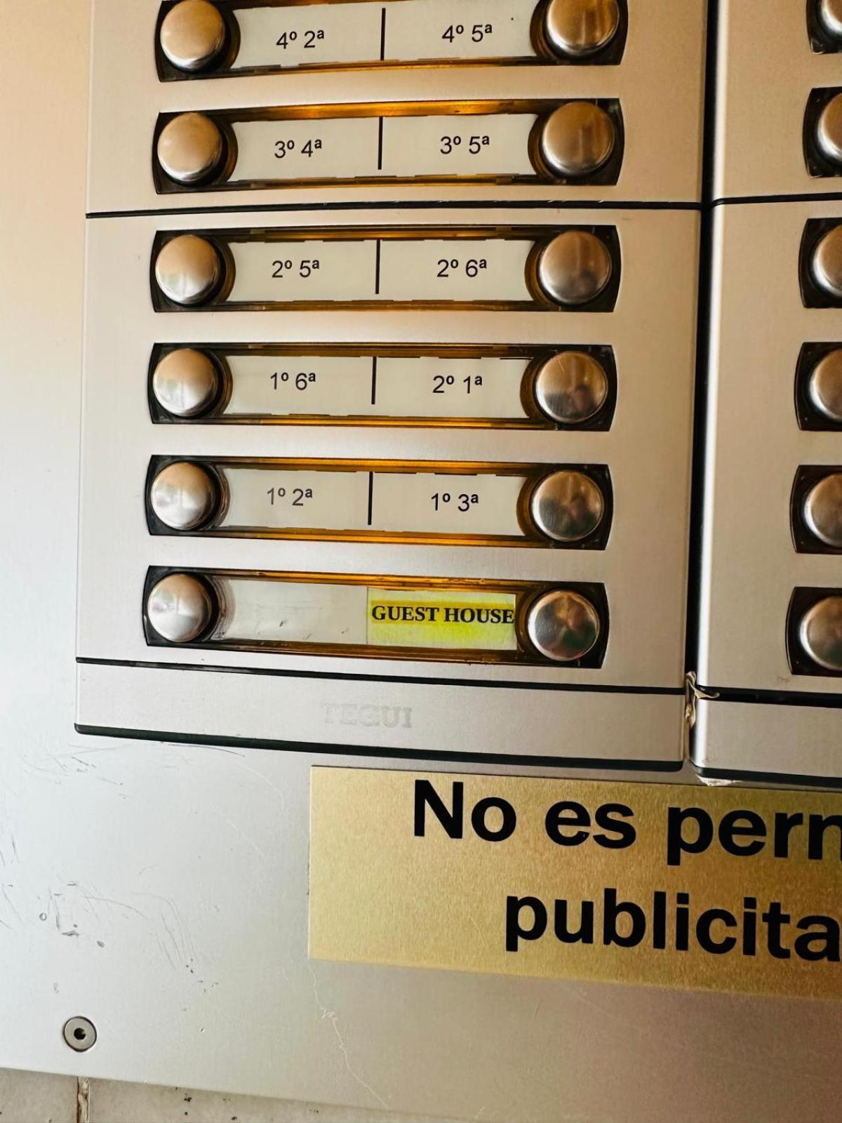 Guest House Barcelona Bruc Bagian luar foto