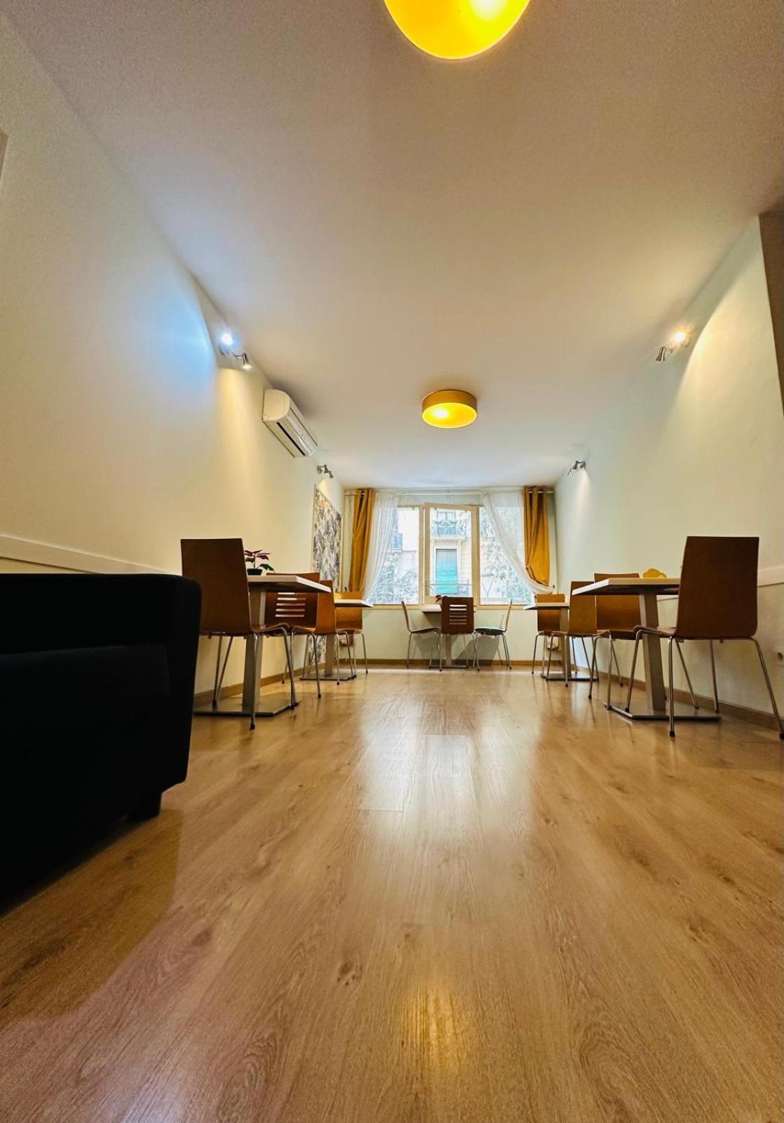Guest House Barcelona Bruc Bagian luar foto